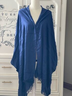 Liz Claiborne Navy Blue Lightweight Wrap